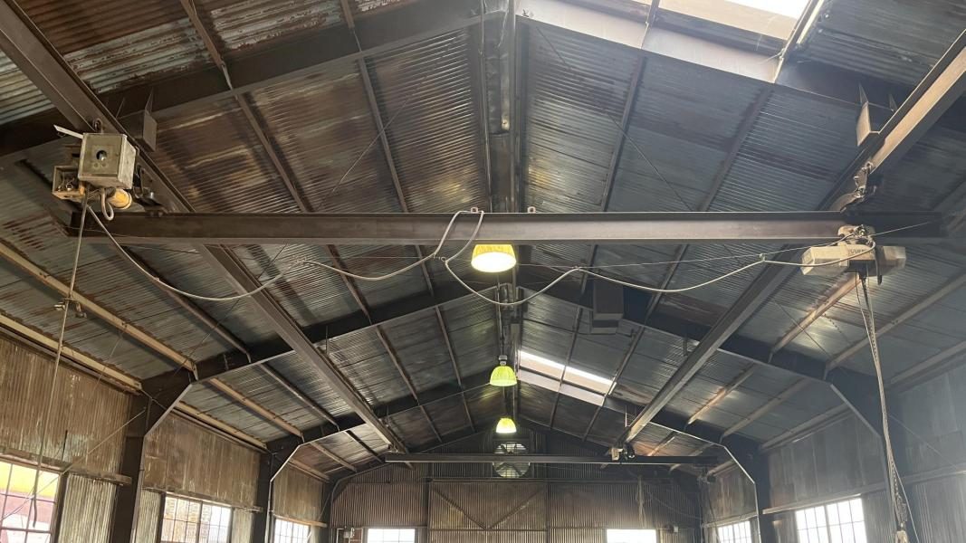 Navigate the entire space effortlessly with multiple cranes on a precision track system.